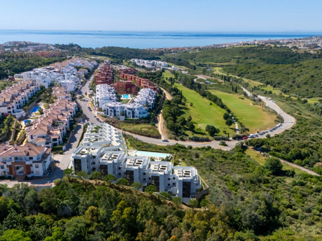 Elevated Living Between Sea, Golf, and Serenity