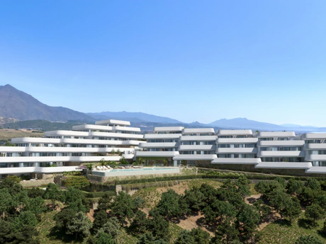 Elevated Living Between Sea, Golf, and Serenity