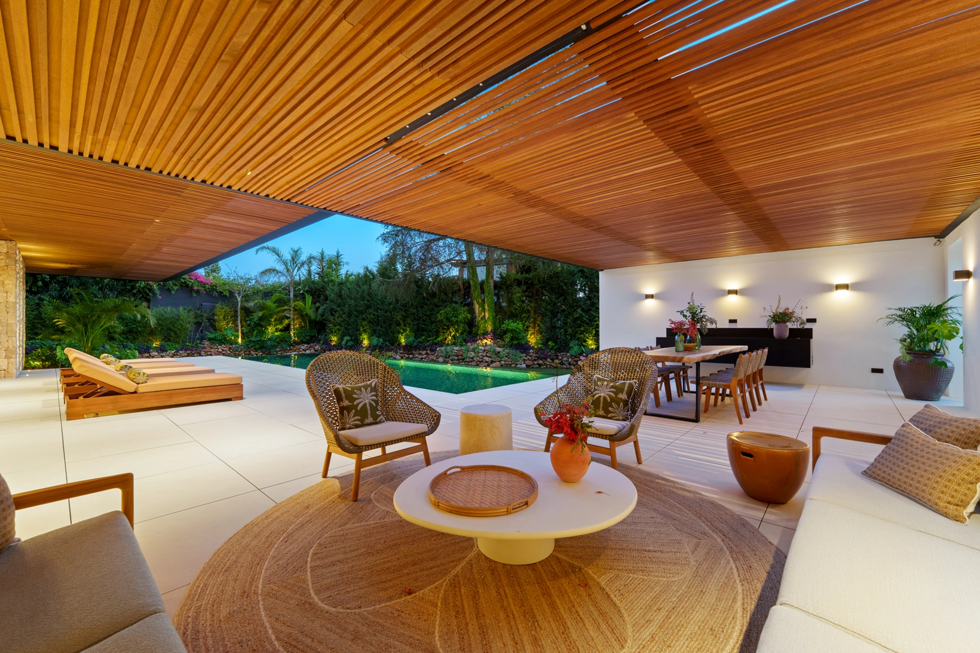 Villa en venta en Parcelas del Golf, Nueva Andalucia