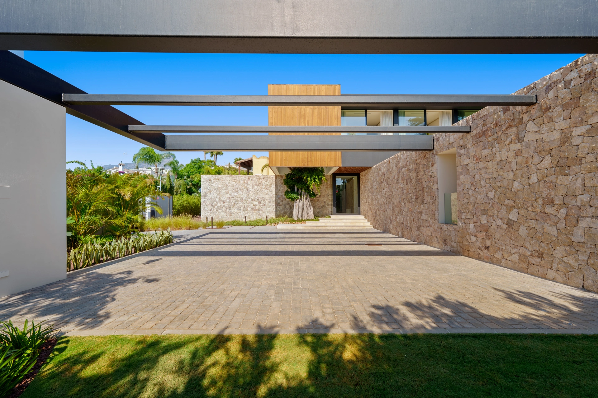 Villa en venta en Parcelas del Golf, Nueva Andalucia