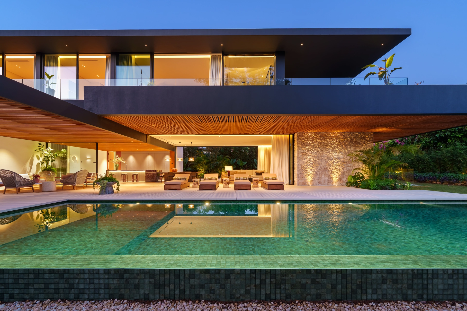 Villa en venta en Parcelas del Golf, Nueva Andalucia