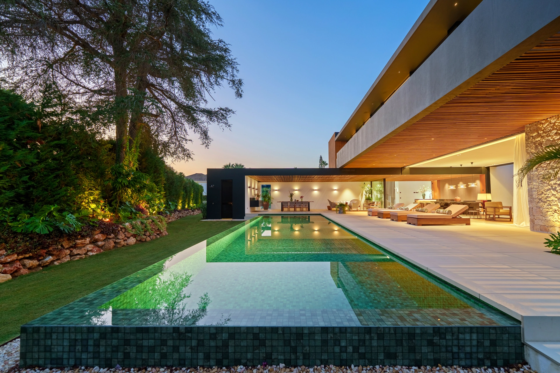 Villa en venta en Parcelas del Golf, Nueva Andalucia
