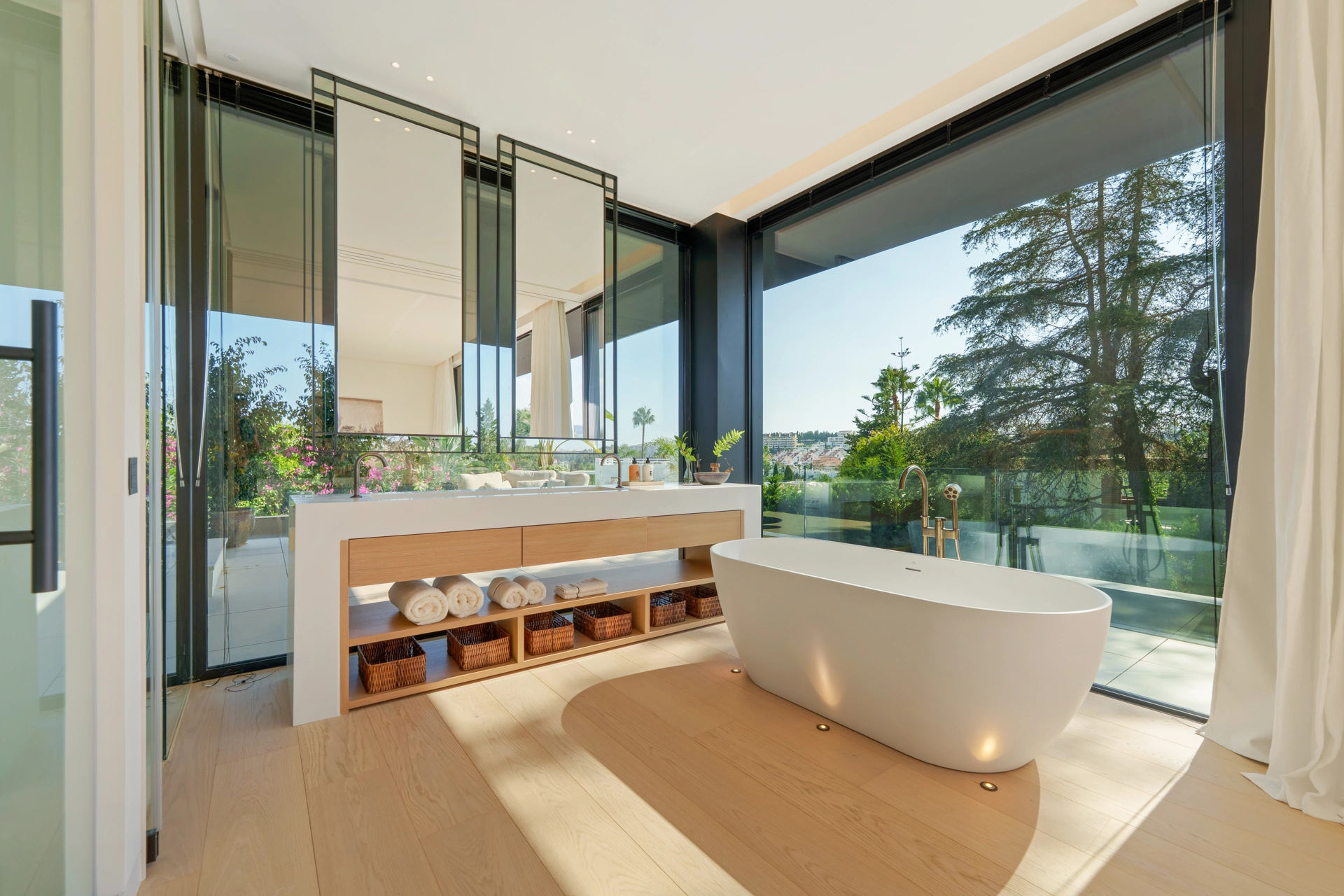 Villa en venta en Parcelas del Golf, Nueva Andalucia