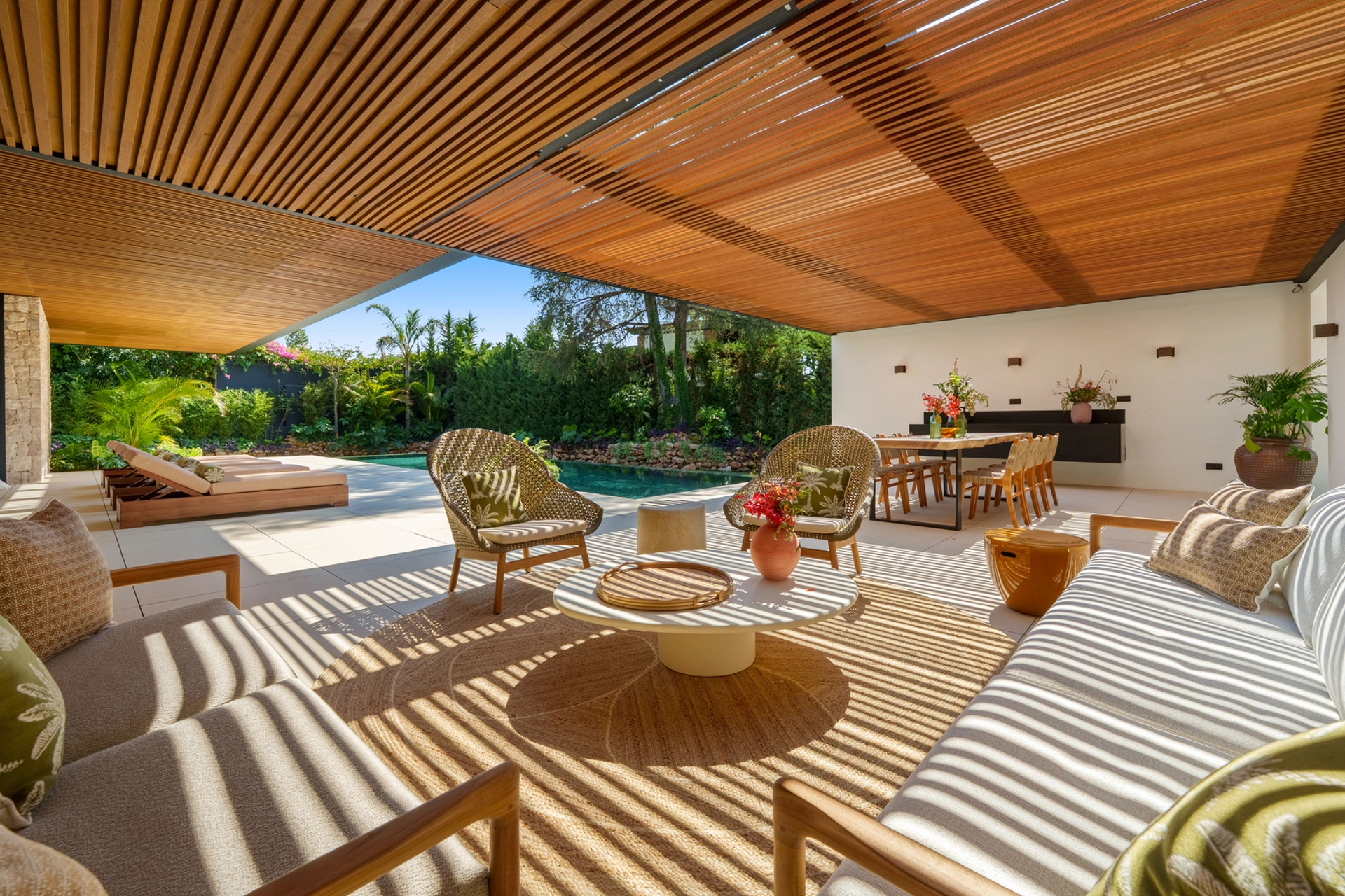 Villa en venta en Parcelas del Golf, Nueva Andalucia