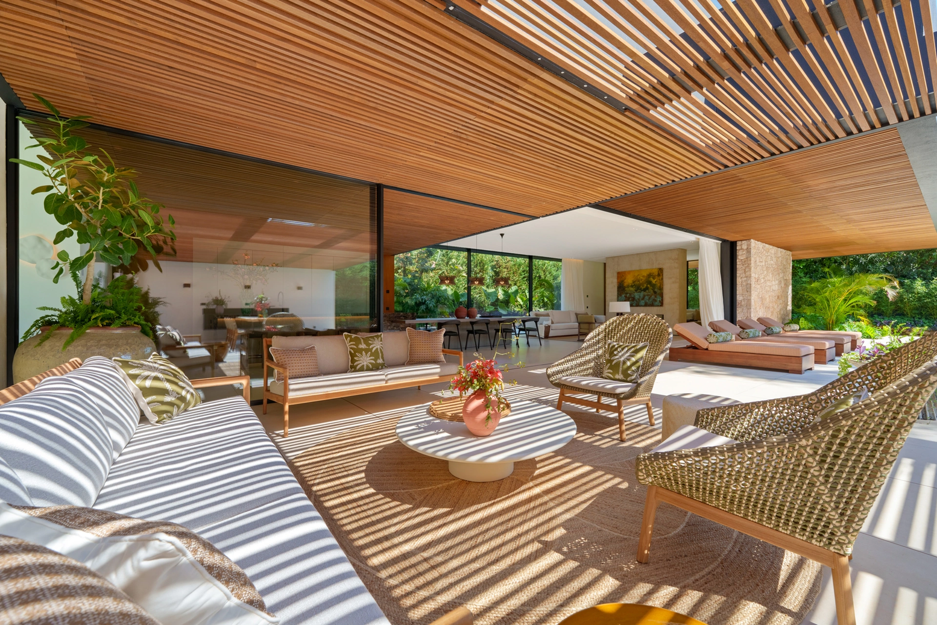 Villa en venta en Parcelas del Golf, Nueva Andalucia
