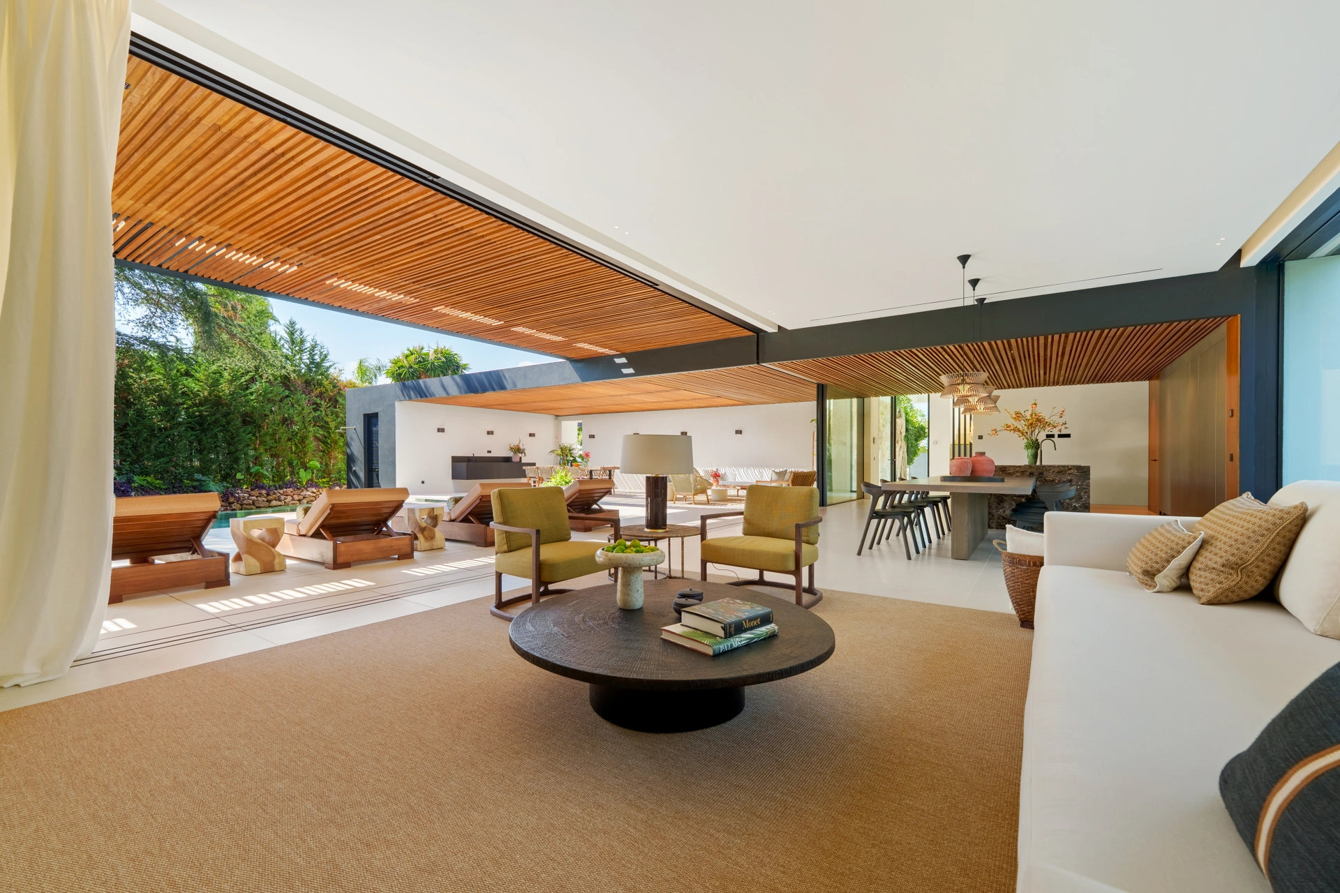 Villa en venta en Parcelas del Golf, Nueva Andalucia