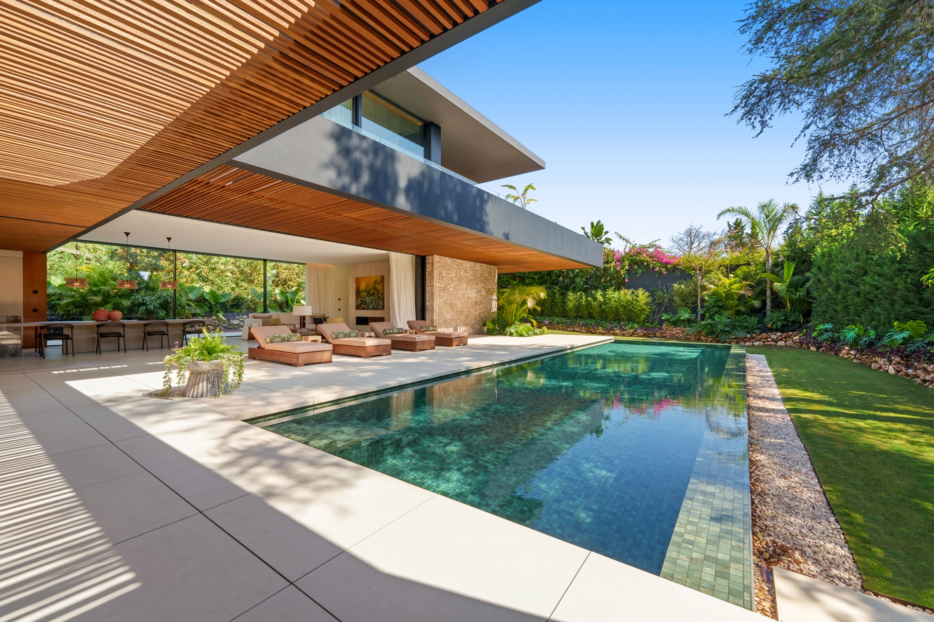 Villa en venta en Parcelas del Golf, Nueva Andalucia