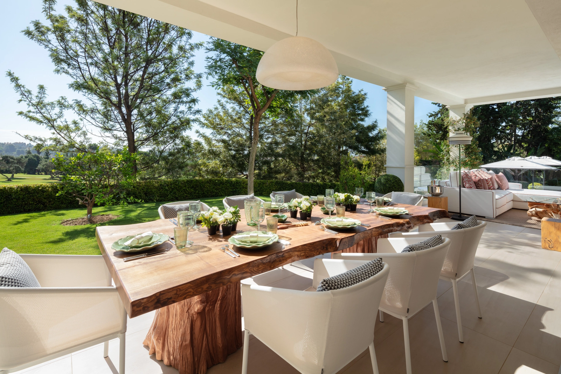 Villa en venta en Aloha, Nueva Andalucia