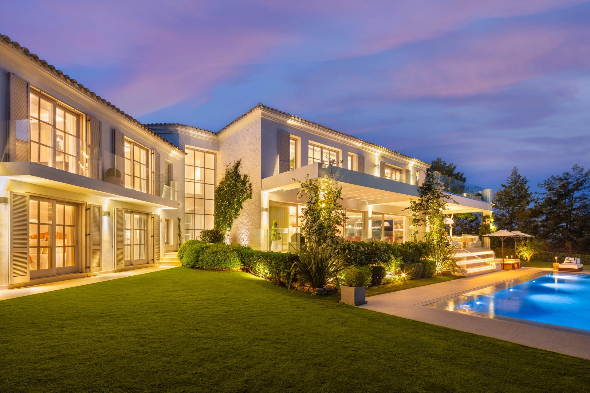Villa en venta en Aloha, Nueva Andalucia