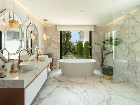Impresionante Villa de Lujo Contemporánea en Aloha Golf Valley, Marbella