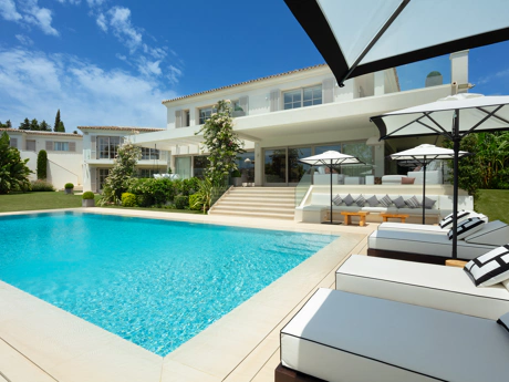 Impresionante Villa de Lujo Contemporánea en Aloha Golf Valley, Marbella