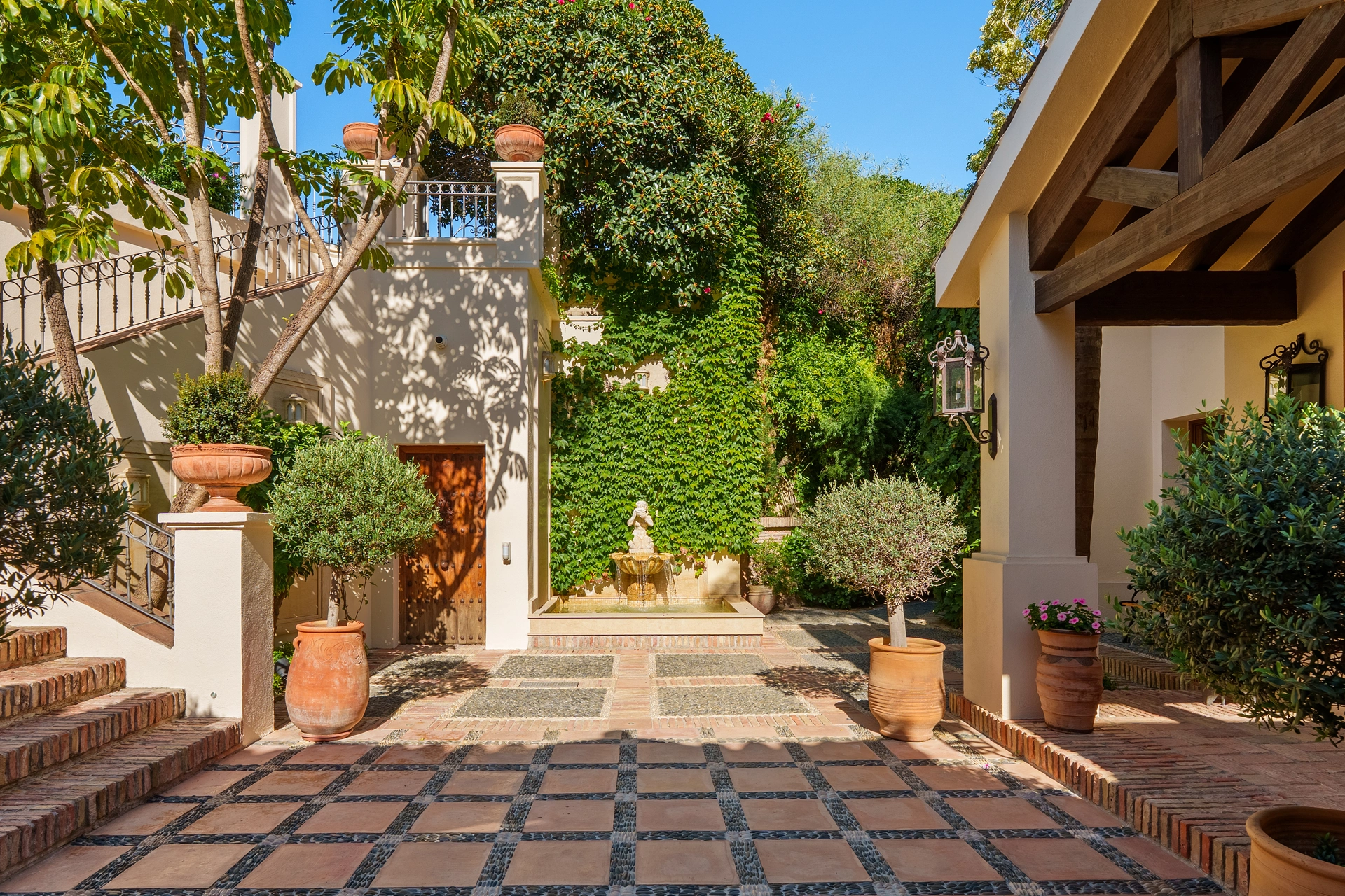 Villa for sale in Las Lomas del Marbella Club, Marbella Golden Mile