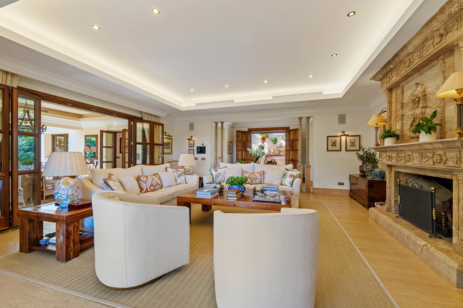 Villa for sale in Las Lomas del Marbella Club, Marbella Golden Mile
