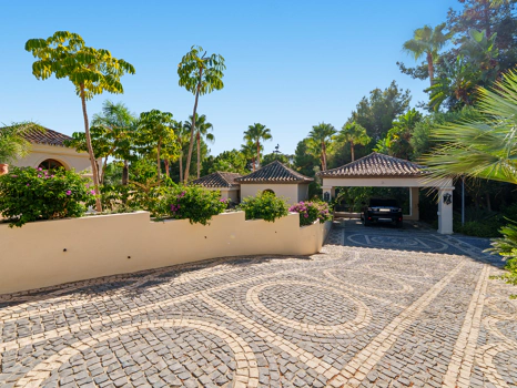 Exclusive Andalusian-Style Villa on Marbella’s Golden Mile