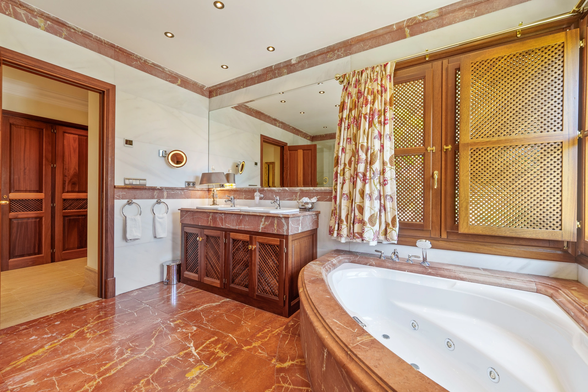 Villa for sale in Las Lomas del Marbella Club, Marbella Golden Mile