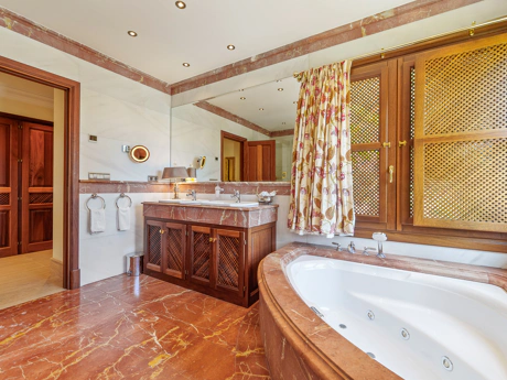 Exclusive Andalusian-Style Villa on Marbella’s Golden Mile