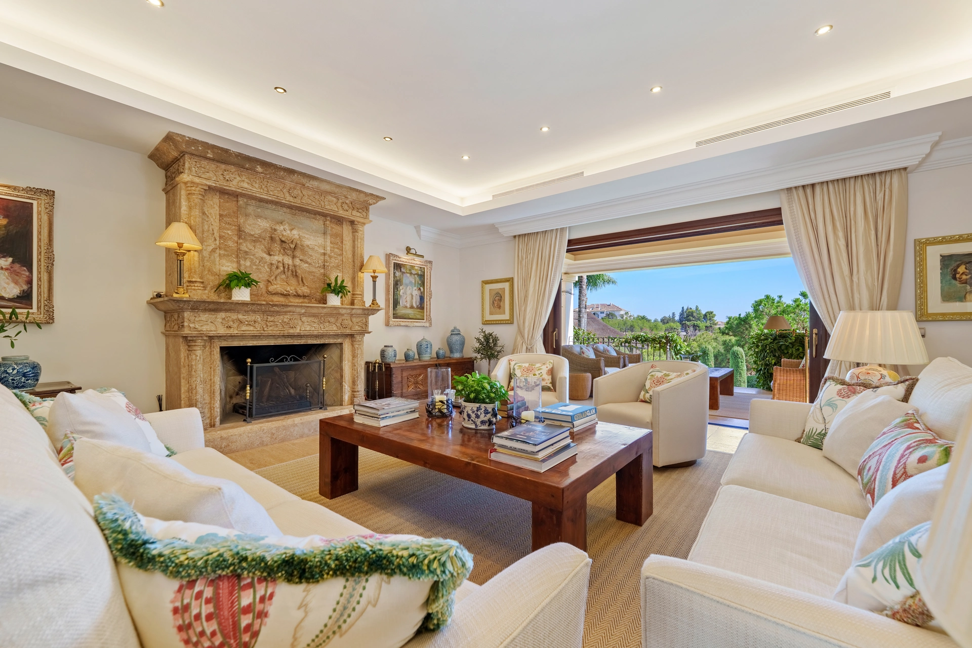 Villa for sale in Las Lomas del Marbella Club, Marbella Golden Mile