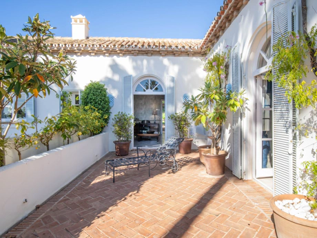 Timeless Mediterranean Elegance in Altos Reales – Marbella’s Hidden Gem of Luxury Living