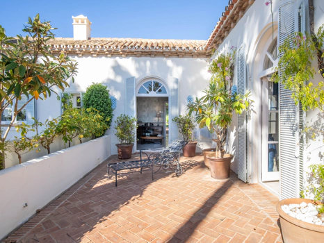 Timeless Mediterranean Elegance in Altos Reales – Marbella’s Hidden Gem of Luxury Living