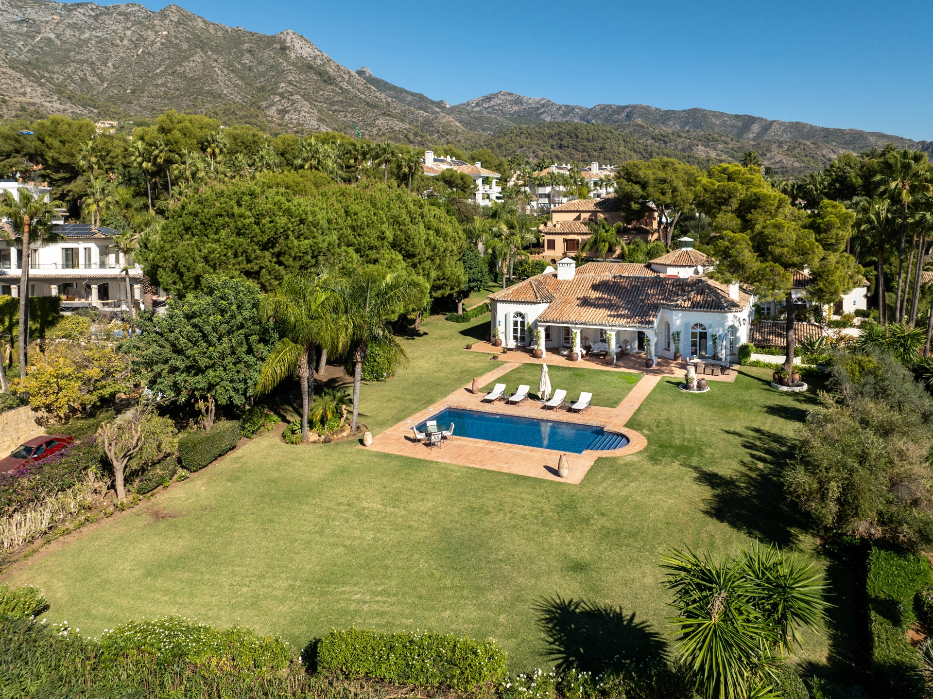 Villa for sale in Altos Reales, Marbella Golden Mile