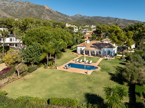 Timeless Mediterranean Elegance in Altos Reales – Marbella’s Hidden Gem of Luxury Living
