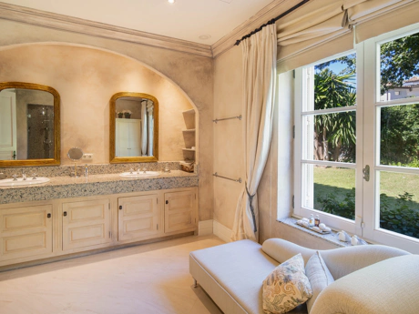 Timeless Mediterranean Elegance in Altos Reales – Marbella’s Hidden Gem of Luxury Living