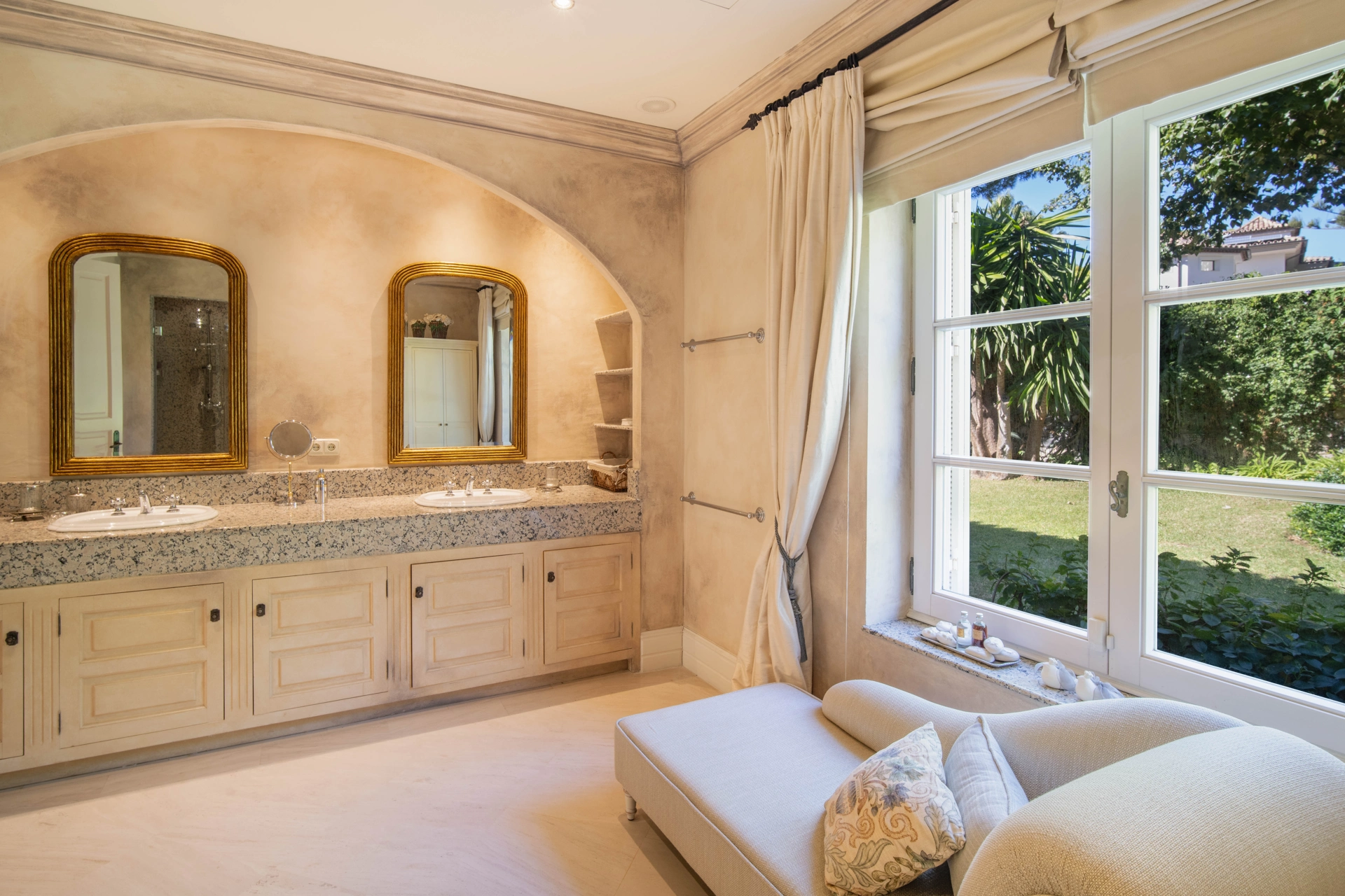 Villa for sale in Altos Reales, Marbella Golden Mile