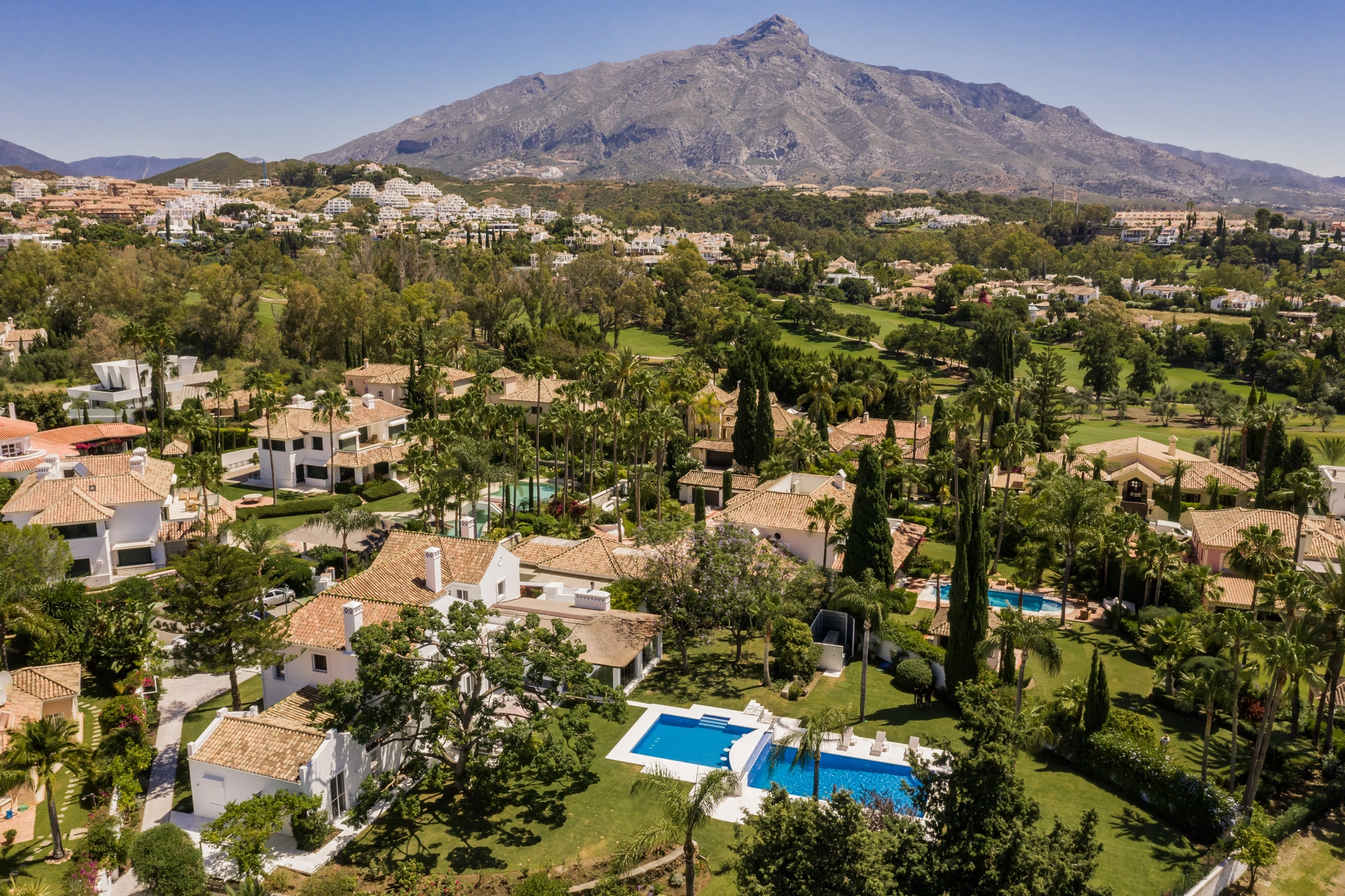 Villa en venta en La Cerquilla, Nueva Andalucia