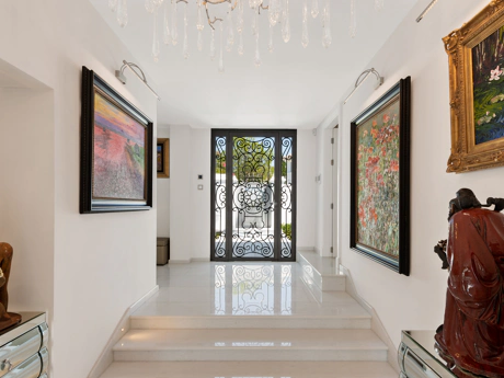 Exclusiva villa de lujo de 6 dormitorios en La Cerquilla, Marbella