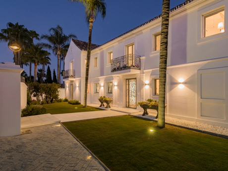 Exclusiva villa de lujo de 6 dormitorios en La Cerquilla, Marbella