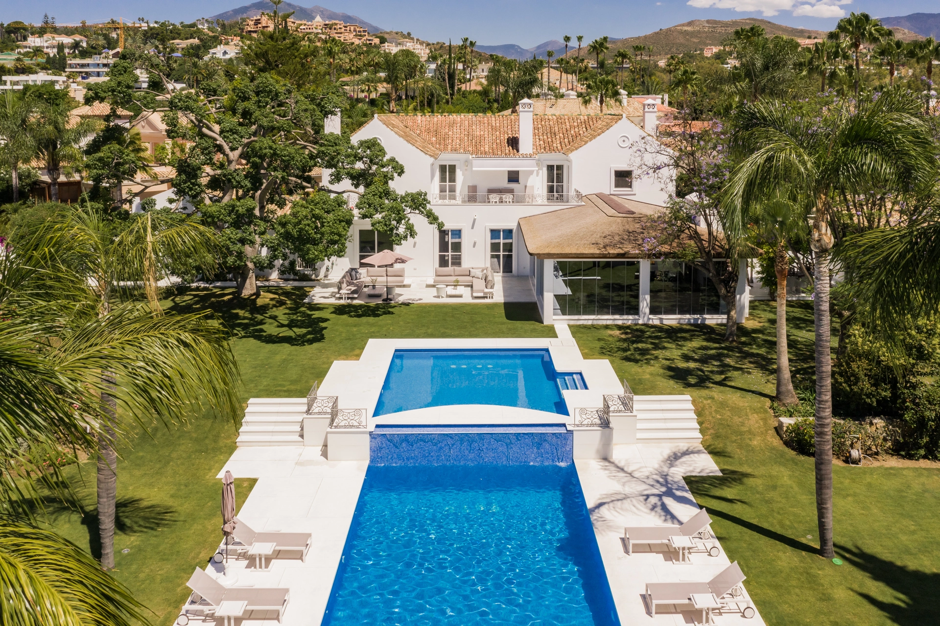 Villa en venta en La Cerquilla, Nueva Andalucia