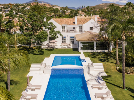 Exclusiva villa de lujo de 6 dormitorios en La Cerquilla, Marbella
