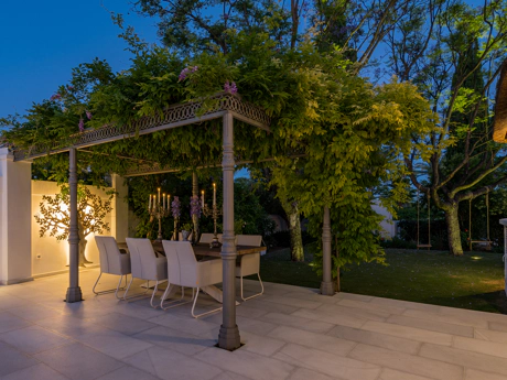 Exclusiva villa de lujo de 6 dormitorios en La Cerquilla, Marbella