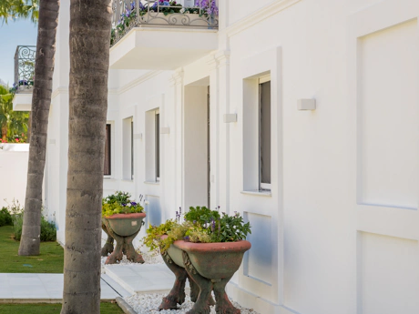 Exclusiva villa de lujo de 6 dormitorios en La Cerquilla, Marbella
