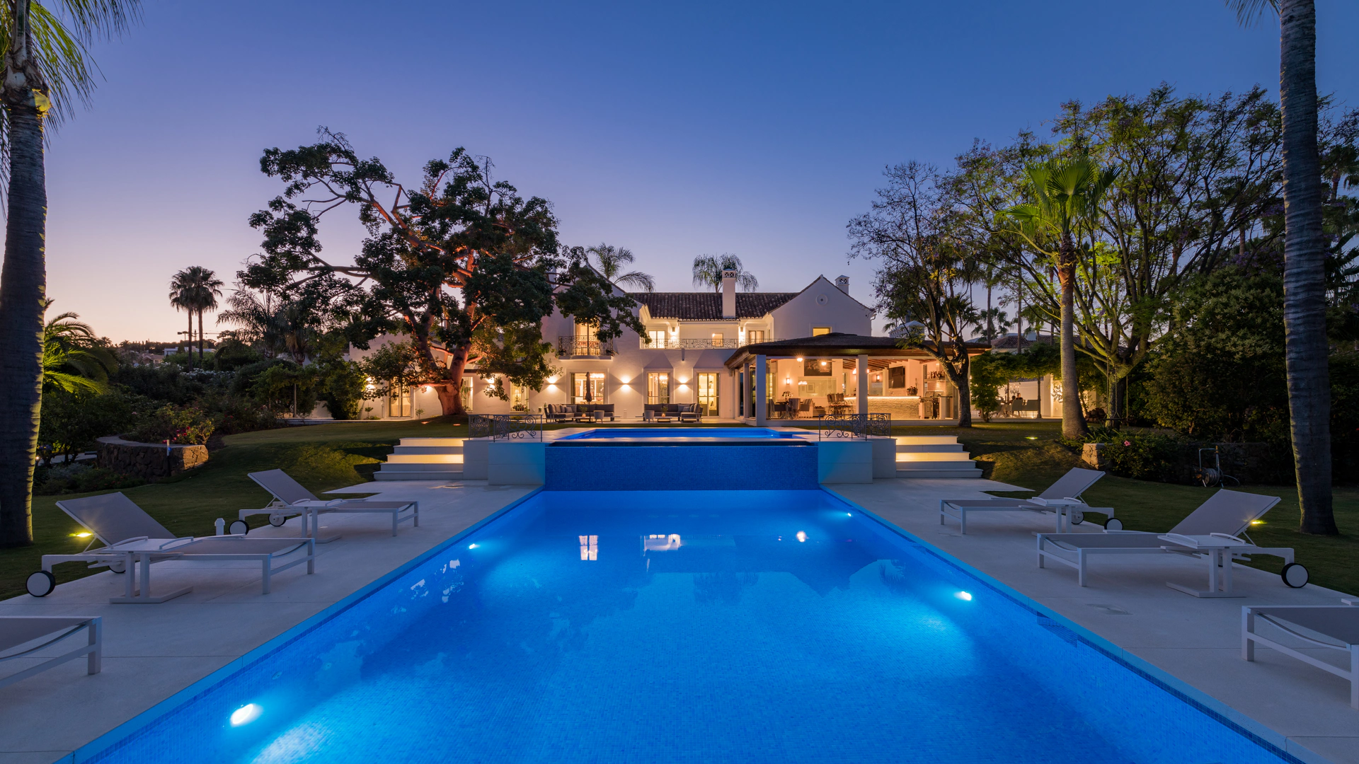 Villa en venta en La Cerquilla, Nueva Andalucia