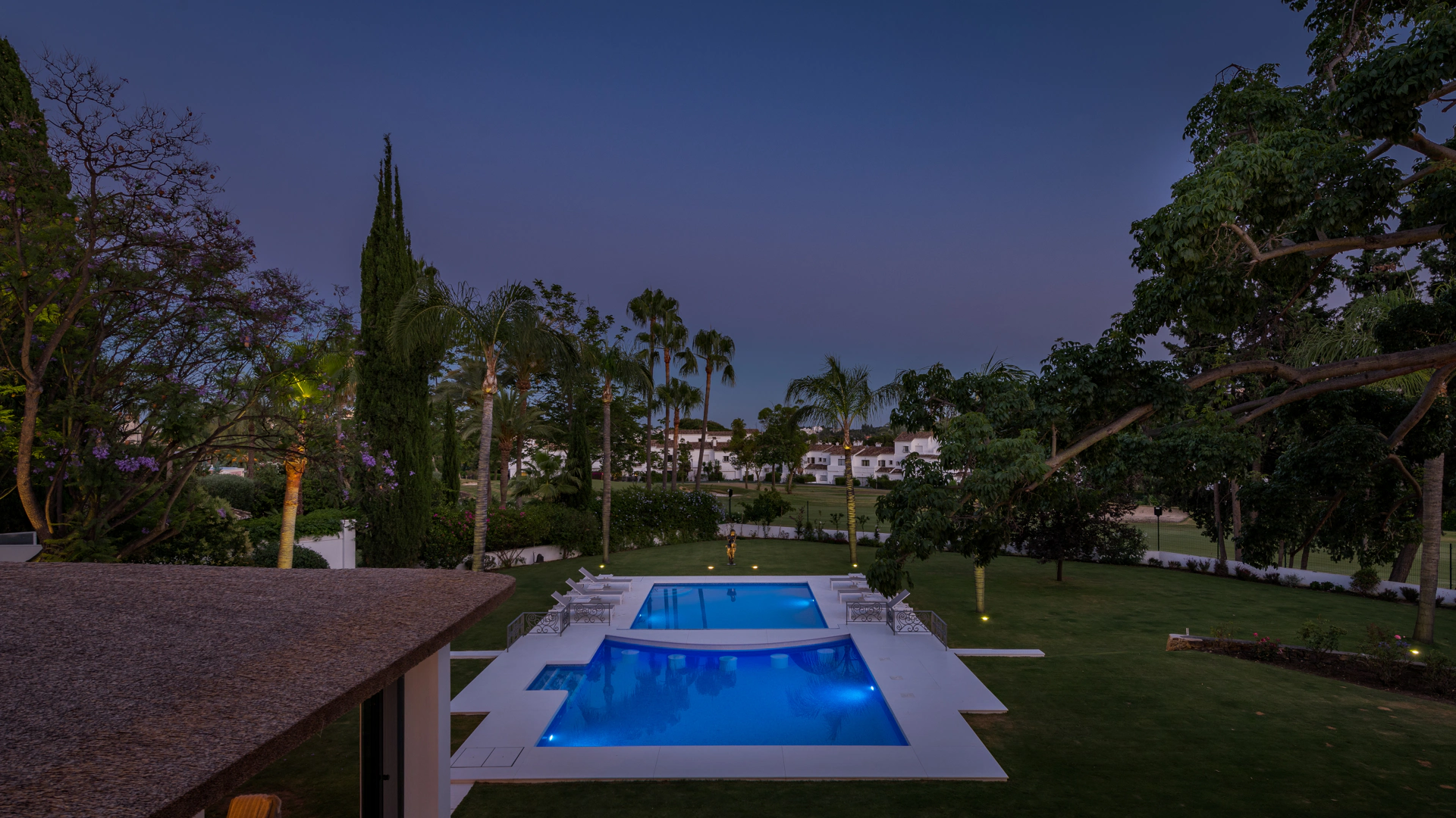 Villa en venta en La Cerquilla, Nueva Andalucia