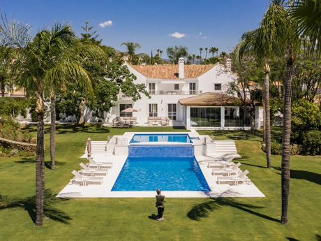 Exclusiva villa de lujo de 6 dormitorios en La Cerquilla, Marbella