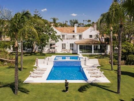 Exclusiva villa de lujo de 6 dormitorios en La Cerquilla, Marbella