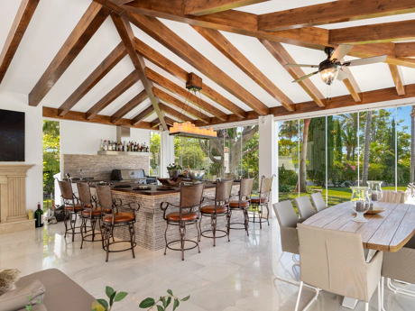Exclusiva villa de lujo de 6 dormitorios en La Cerquilla, Marbella
