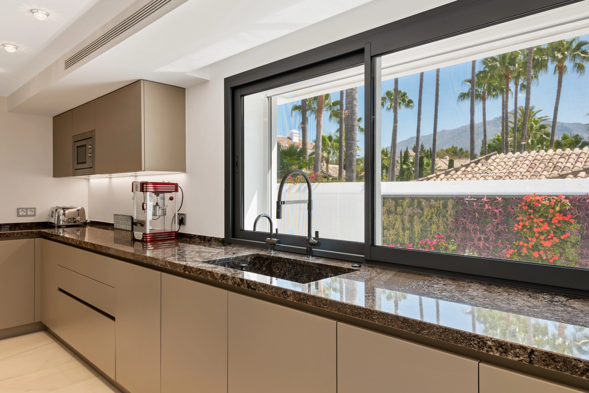 Villa en venta en La Cerquilla, Nueva Andalucia