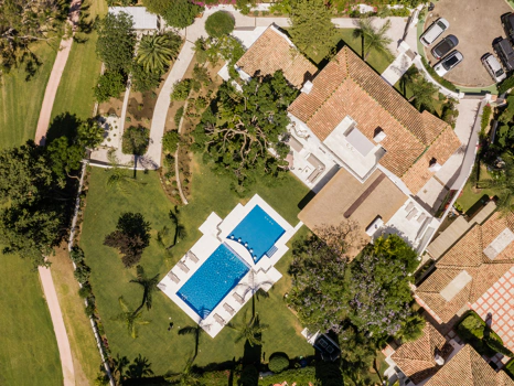 Exclusiva villa de lujo de 6 dormitorios en La Cerquilla, Marbella
