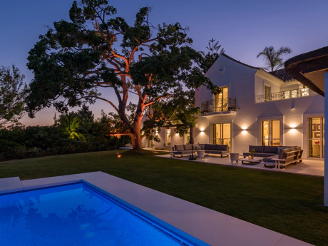Exclusiva villa de lujo de 6 dormitorios en La Cerquilla, Marbella