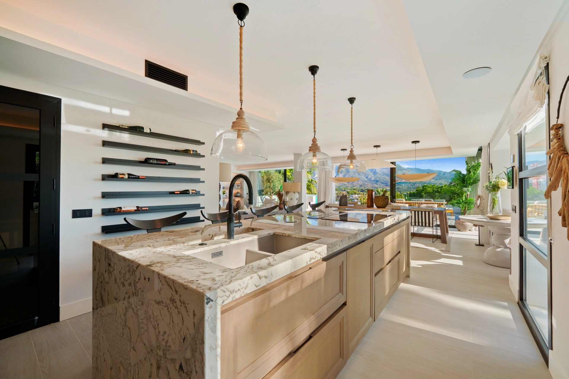 Villa for sale in Nueva Andalucia, Marbella