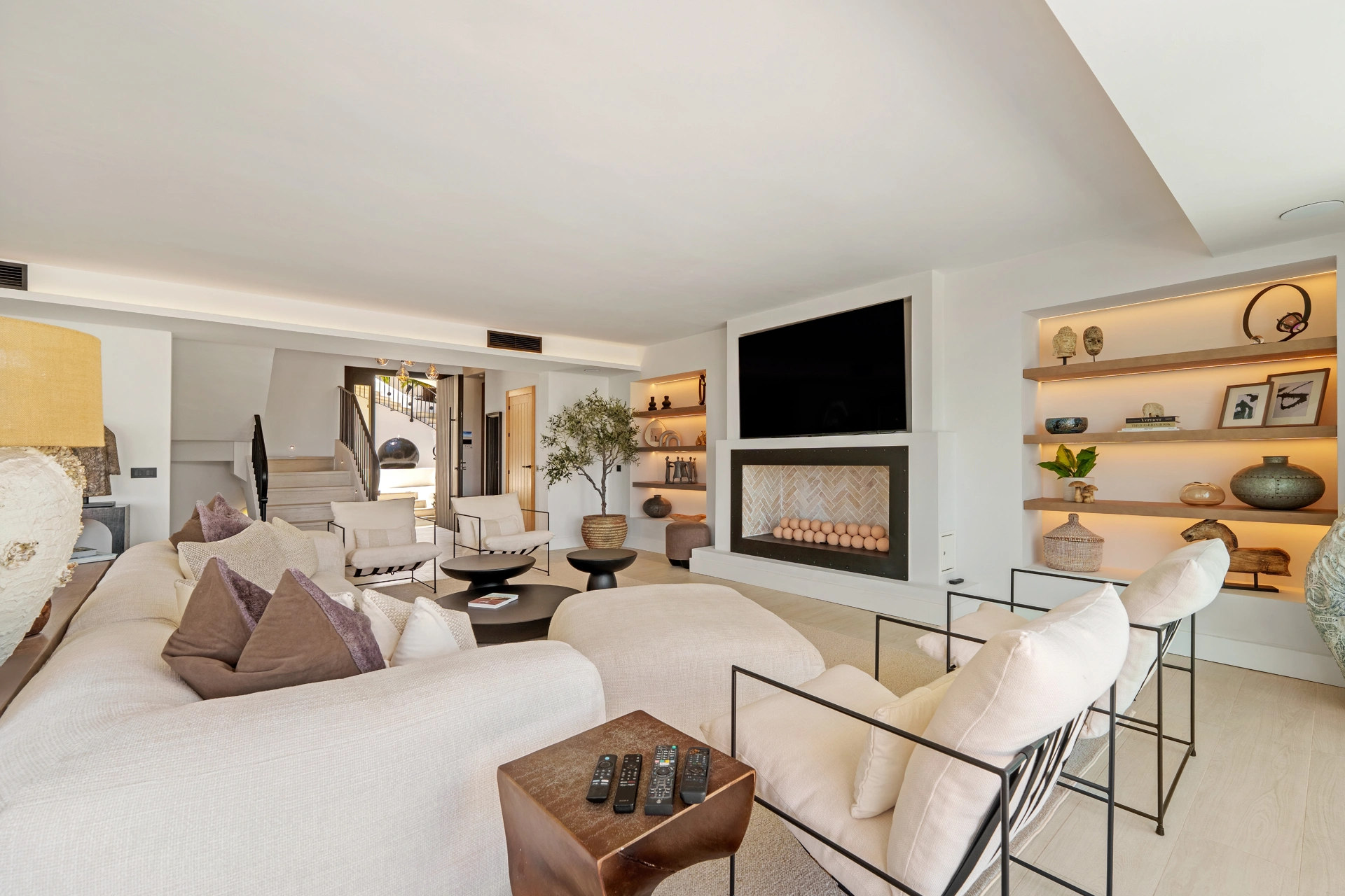 Villa for sale in Nueva Andalucia, Marbella