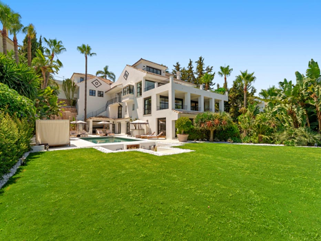 Exceptional Contemporary Luxury Villa in Nueva Andalucía, Marbella