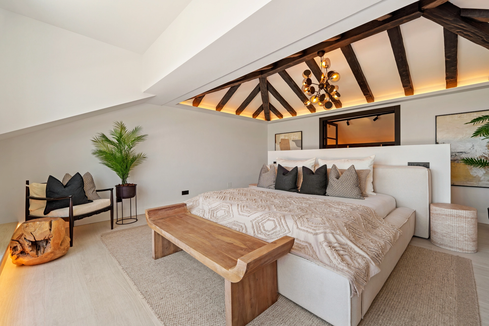 Villa for sale in Nueva Andalucia, Marbella