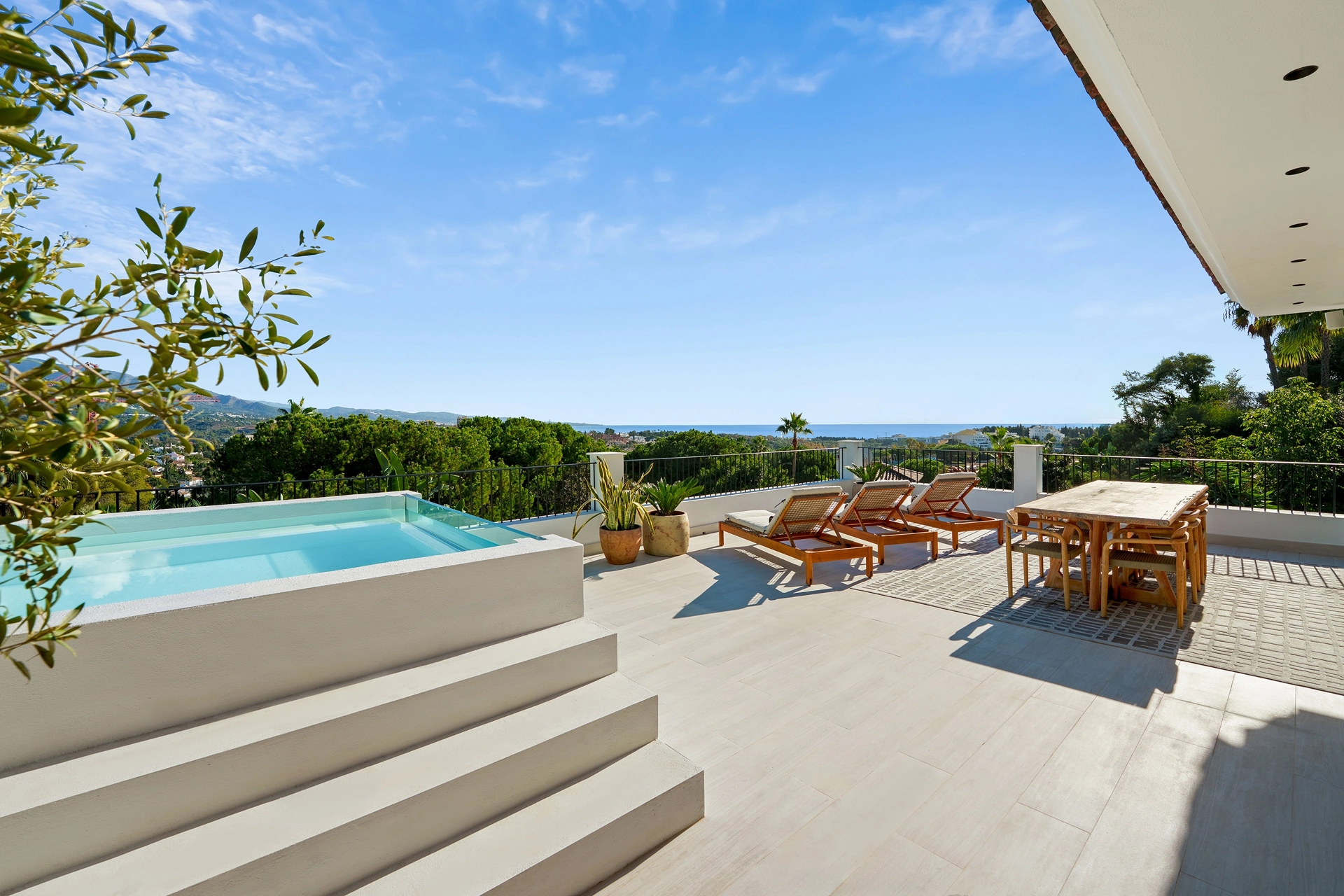 Villa for sale in Nueva Andalucia, Marbella