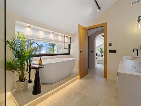 Exceptional Contemporary Luxury Villa in Nueva Andalucía, Marbella