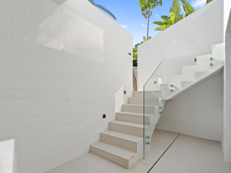 Modern Luxury Apartments with Private Pools and Sea-View Penthouses near Marbella
