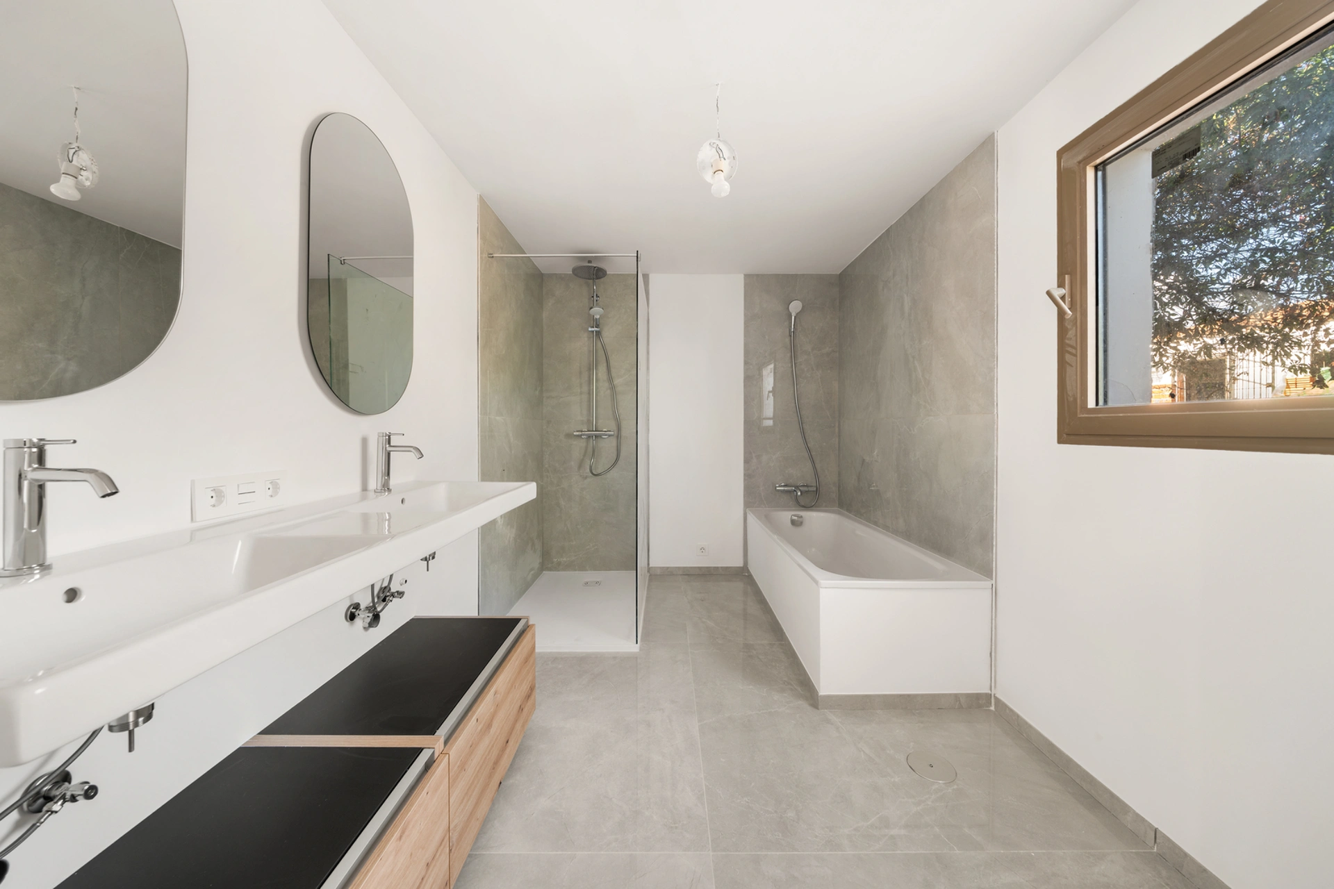 Villa for sale in Buenas Noches, Estepona West